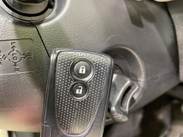 �y�L�[�t���[�V�X�e���z�J�o����|�P�b�g�ɓ��ꂽ�܂܂ł��h�A�̎{���E�������\�ȃX�}�[�g�L�[�𑕔��B�G���W���̃I���E�I�t�����J�M�����o���K�v����������Ƃ��Ă��֗��ł���