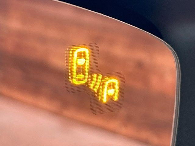 �y�u���C���h�X�|�b�g���j�^�����O�z���s���A�h�A�~���[�̎��p�ɂȂ�₷���ӏ��Ɍ㑱�Ԃ��ڋ߂���ƃT�C�h�~���[�t�߂Ɍx����\���A�h���C�o�[�ɒ��ӊ��N�����Ă���܂��B