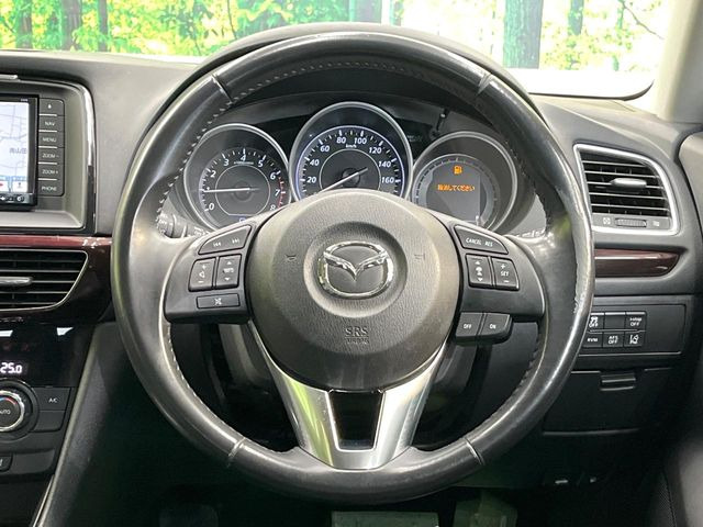 �y�����v�����X�e�A�����O�z�㎿�Ȋv���g�p���邱�ƂŁA��ɂ����������݂ƂĂ��^�]���₷���n���h���ł���