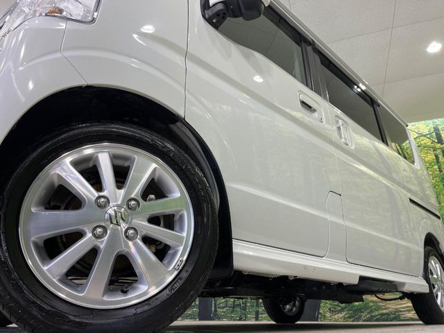 �y����14�C���`�A���~�z�C�[���z�O�ςɃ}�b�`���������A���~�z�C�[���𑕒����Ă���܂��B�e��ЊO�A���~�z�C�[����A�X�^�b�h���X�^�C�����戵�����Ă���܂��B���񂲑��k����������