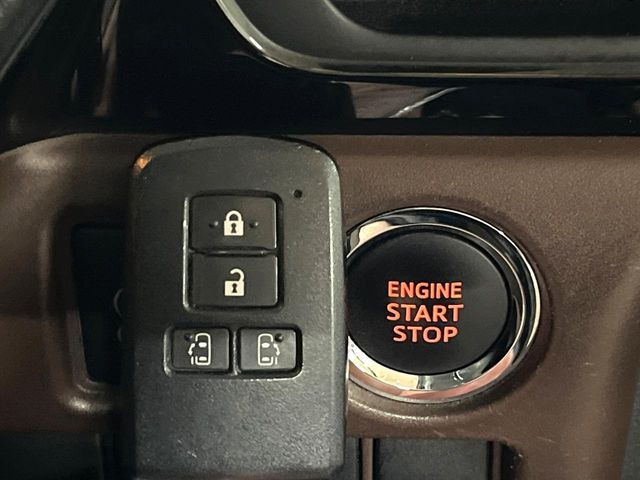 �y�X�}�[�g�L�[�z�J�o����|�P�b�g�ɓ��ꂽ�܂܂ł��h�A�̎{���E�������\�ȃX�}�[�g�L�[�𑕔��B�G���W���̃I���E�I�t�����J�M�����o���K�v����������Ƃ��Ă��֗��ł���