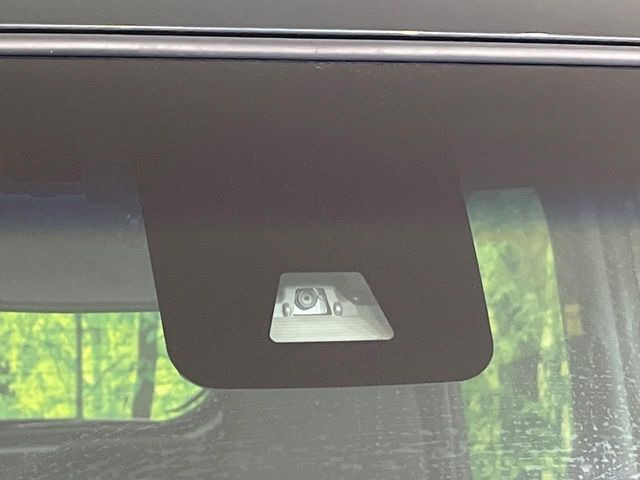 �y�X�}�[�g�A�V�X�g�z���s���ɑO���̎ԗ�����F�����A�Փ˂������Ȏ��͌x��ƃu���[�L�ŏՓˉ���Ɣ�Q�y�����A�V�X�g�B�����S�Ƀh���C�u�����y���݂��������܂��B