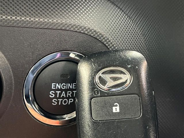 �y�L�[�t���[�V�X�e���z�J�o����|�P�b�g�ɓ��ꂽ�܂܂ł��h�A�̎{���E�������\�ȃX�}�[�g�L�[�𑕔��B�G���W���̃I���E�I�t�����J�M�����o���K�v����������Ƃ��Ă��֗��ł���