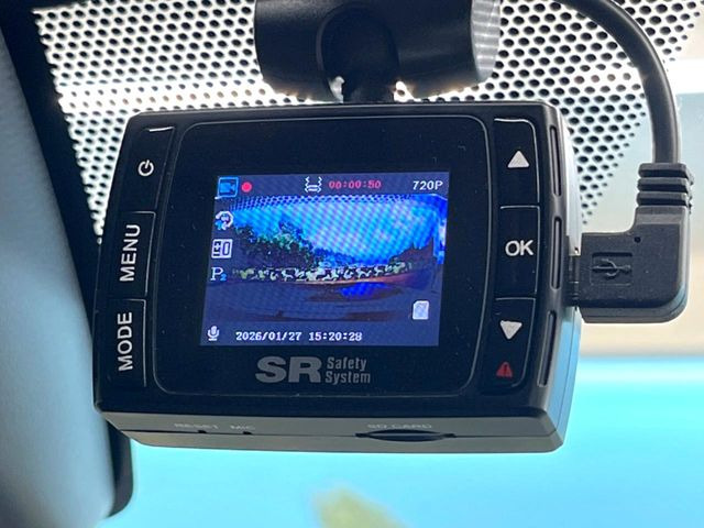 【ドライブレコーダー】ドライブレコーダー装備!走行中はもちろん、あおり運転や事故に遭遇した際、映像で記録し、万一のリスクに備えます。※記録用SDカードはお客様ご自身でご準備いただく必要があります。