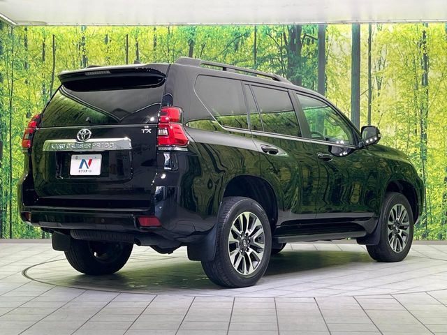 ☆全国のネクステージからお取り寄せが可能※!遠方の店舗に展示してあるクルマが気になる場合も、最寄りの店舗でご覧いただくことが可能です!是非私たちに要望をお聞かせください!※別途費用