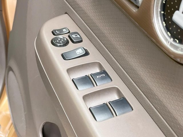 �y�d���i�[�~���[�z�T�C�h�~���[�͓d���i�[���ƂȂ��Ă���A�������ԏ�ł��L�Y�������X�N��}�����܂��B