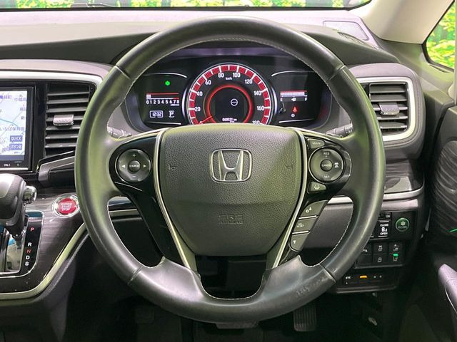 �y�����v�����X�e�A�����O�z�㎿�Ȋv���g�p���邱�ƂŁA��ɂ����������݂ƂĂ��^�]���₷���n���h���ł���