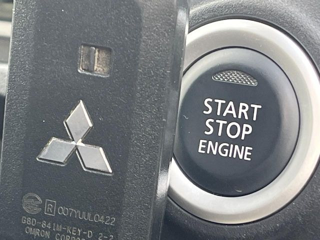 �y�I�y���[�V�����L�[�z�J�o����|�P�b�g�ɓ��ꂽ�܂܂ł��h�A�̎{���E�������\�ȃX�}�[�g�L�[�𑕔��B�G���W���̃I���E�I�t�����J�M�����o���K�v����������Ƃ��Ă��֗��ł���