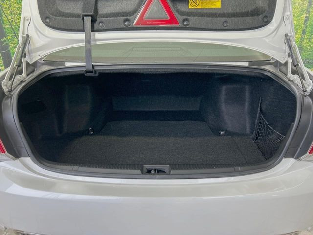 ���i�̂���������ʋ΁A���}���ɏ\���ȉ׎��X�y�[�X���m�ۂ��Ă���܂��B