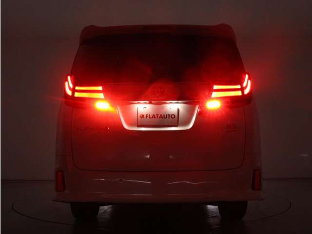 【寒冷地仕様】雪などの悪天候で大活躍!バックフォグ付きです♪♪視界不良の中でも、安心して運転出来る装備の一つです♪♪