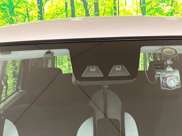 �y�X�}�[�g�A�V�X�g�z���s���ɑO���̎ԗ�����F�����A�Փ˂������Ȏ��͌x��ƃu���[�L�ŏՓˉ���Ɣ�Q�y�����A�V�X�g�B�����S�Ƀh���C�u�����y���݂��������܂��B