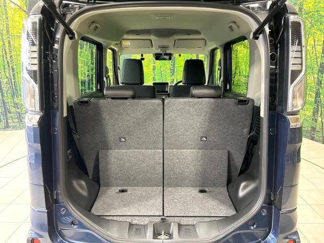 ���i�̂���������ʋ΁A���}���ɏ\���ȉ׎��X�y�[�X���m�ۂ��Ă���܂��B�Z�J���h�V�[�g��|���ƁA�傫�ȉו��̐ύڂ��\�ł���