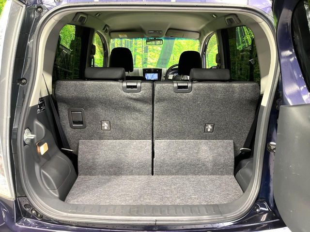 ���i�̂���������ʋ΁A���}���ɏ\���ȉ׎��X�y�[�X���m�ۂ��Ă���܂��B�Z�J���h�V�[�g��|���ƁA�傫�ȉו��̐ύڂ��\�ł���