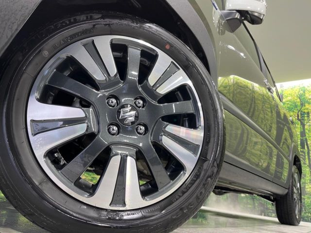 �y���������C���`�A���~�z�C�[���z�O�ςɃ}�b�`���������A���~�z�C�[���𑕒����Ă���܂��B�e��ЊO�A���~�z�C�[����A�X�^�b�h���X�^�C�����戵�����Ă���܂��B���񂲑��k����������