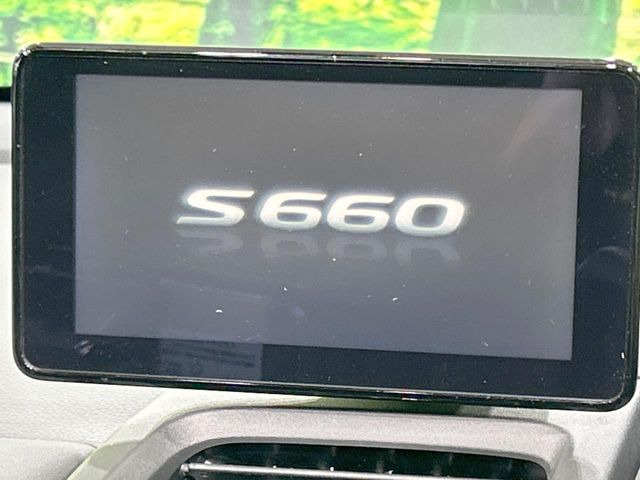 �y�����i�r�z�l�C�̏����i�r�𑕔����Ă���܂��B�i�r�̎g���₷���͂������A�I�[�f�B�I�@�\���[��!�L�����v�◷�s�͂������A�ʋ΂┃�����ȂǕ��i�̃h���C�u���y�����Ȃ�͂���