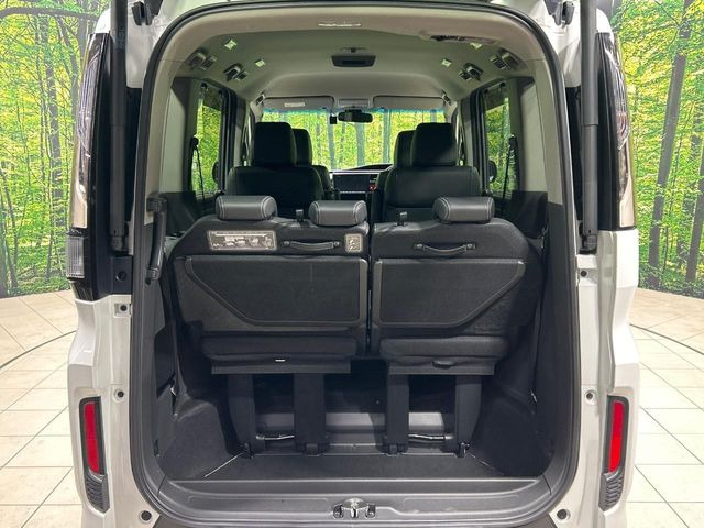 ���i�̂���������ʋ΁A���}���ɏ\���ȉ׎��X�y�[�X���m�ۂ��Ă���܂��B�Z�J���h�V�[�g��|���ƁA�傫�ȉו��̐ύڂ��\�ł���