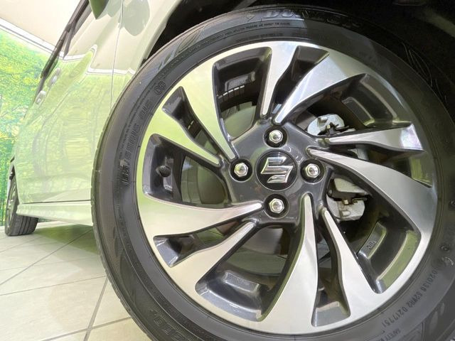 �y����15�C���`�A���~�z�C�[���z�O�ςɃ}�b�`���������A���~�z�C�[���𑕒����Ă���܂��B�e��ЊO�A���~�z�C�[����A�X�^�b�h���X�^�C�����戵�����Ă���܂��B���񂲑��k����������