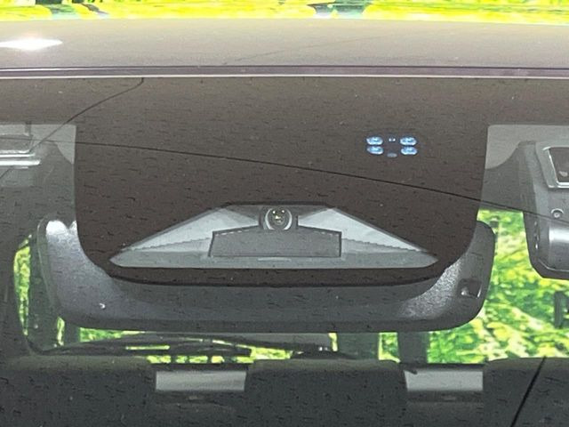 �y�z���_�Z���V���O�z���s���ɑO���̎ԗ�����F�����A�Փ˂������Ȏ��͌x��ƃu���[�L�ŏՓˉ���Ɣ�Q�y�����A�V�X�g�B�����S�Ƀh���C�u�����y���݂��������܂��B