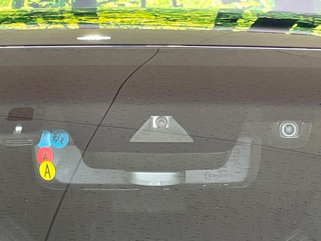 �y�g���^�Z�[�t�e�B�Z���X�z���s���ɑO���̎ԗ�����F�����A�Փ˂������Ȏ��͌x��ƃu���[�L�ŏՓˉ���Ɣ�Q�y�����A�V�X�g�B�����S�Ƀh���C�u�����y���݂��������܂��B