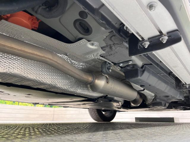 安心の最長10年・走行無制限保証(有償)をご用意。保証内容も充実はもちろん、無料点検&オイル交換や、年中無休の全国・24時間ロードサービスも付帯されておりますのでご安心下さい。