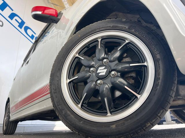 �y����15�C���`�A���~�z�C�[���z�O�ςɃ}�b�`���������A���~�z�C�[���𑕒����Ă���܂��B�e��ЊO�A���~�z�C�[����A�X�^�b�h���X�^�C�����戵�����Ă���܂��B���񂲑��k����������