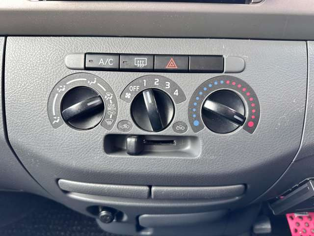 �C���ɍ��킹�Ē����I�ɑ��삷�邱�ƂŁA�ԓ������ł����K�ɕۂĂ܂��B