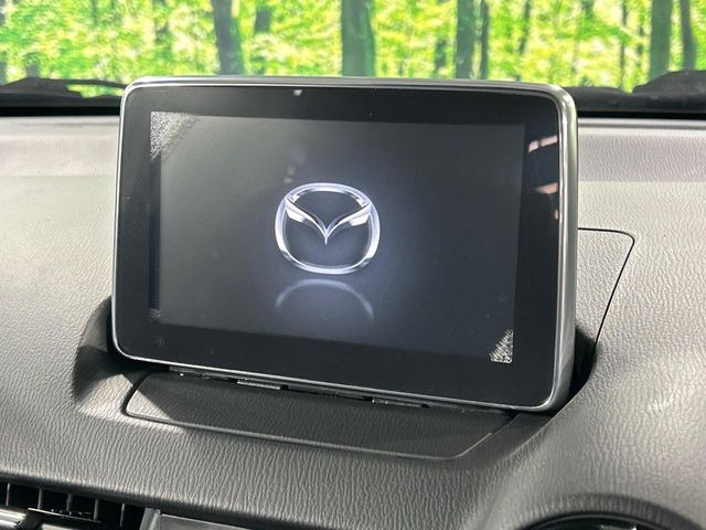 �y�}�c�_�R�l�N�g�i�r�z�ԓ��̕��͋C�Ƀ}�b�`������̌^�^�C�v�̃i�r�B�e����q�ݒ��Bluetooth�Đ����A�l�X�ȋ@�\���y���߂܂��B�����I�ȃ_�C�������삪�\�ŁA�g��������ǍD�ł��B