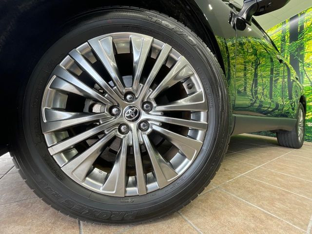 �y����19�C���`�A���~�z�C�[���z�O�ςɃ}�b�`���������A���~�z�C�[���𑕒����Ă���܂��B�e��ЊO�A���~�z�C�[����A�X�^�b�h���X�^�C�����戵�����Ă���܂��B���񂲑��k������