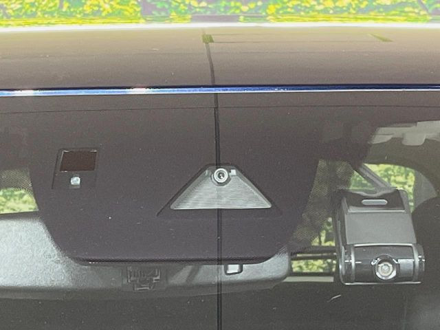 �y�X�}�[�g�V�e�B�u���[�L�T�|�[�g�z�ᑬ���s���ɑO���̎ԗ�����F�����A�Փ˂������Ȏ��͌x��ƃu���[�L�ŏՓˉ���Ɣ�Q�y�����A�V�X�g�B�����S�Ƀh���C�u�����y���݂��������܂��B