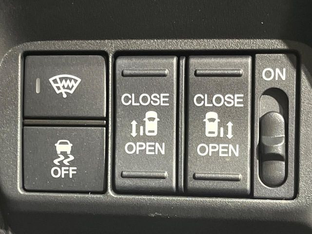 �y�����p���[�X���C�h�h�A�z�X�}�[�g�L�[��^�]�Ȃ̃X�C�b�`�Ō�ȗ����X���C�h�h�A�̊J���\���d��������͂����ăh�A���J����K�v�������A�����Ȃ��q�l�ł��ȒP�ɊJ���߂ł����K�ł���