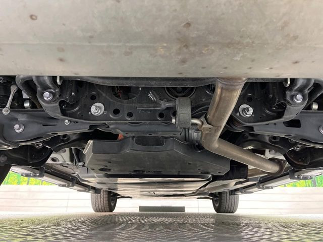 大好評を頂いておりますボディの弾スプラッシュコートも好評受付中。通常のガラスコートと異なる、耐久年数6年の無機質ガラスコーティングが、ボディをキレイな状態に保ってくれます。