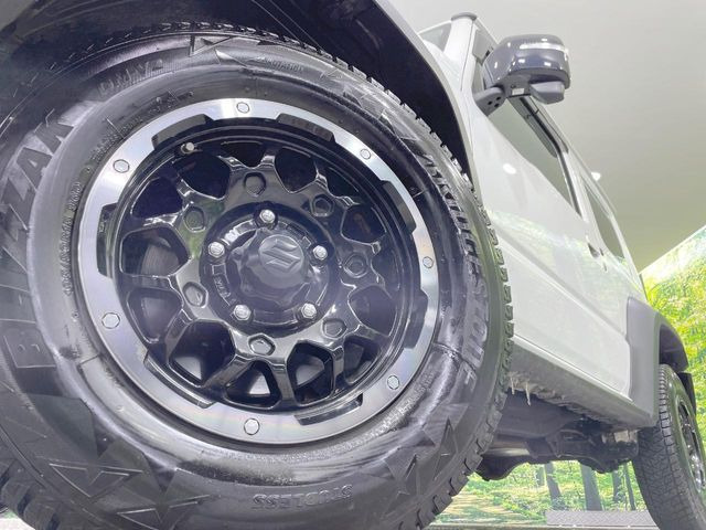 �y����15�C���`�A���~�z�C�[���z�O�ςɃ}�b�`���������A���~�z�C�[���𑕒����Ă���܂��B�e��ЊO�A���~�z�C�[����A�X�^�b�h���X�^�C�����戵�����Ă���܂��B���񂲑��k����������