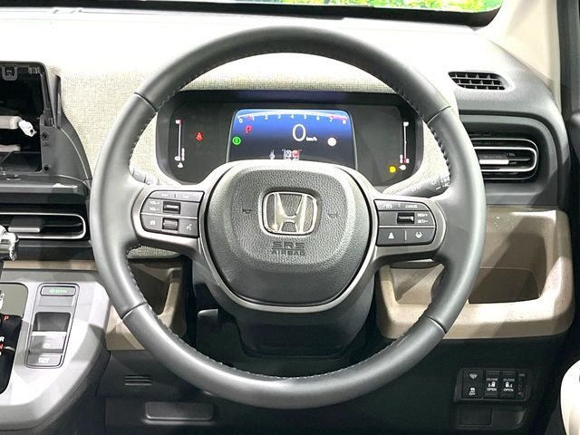 �y�����v�����X�e�A�����O�z�㎿�Ȋv���g�p���邱�ƂŁA��ɂ����������݂ƂĂ��^�]���₷���n���h���ł���