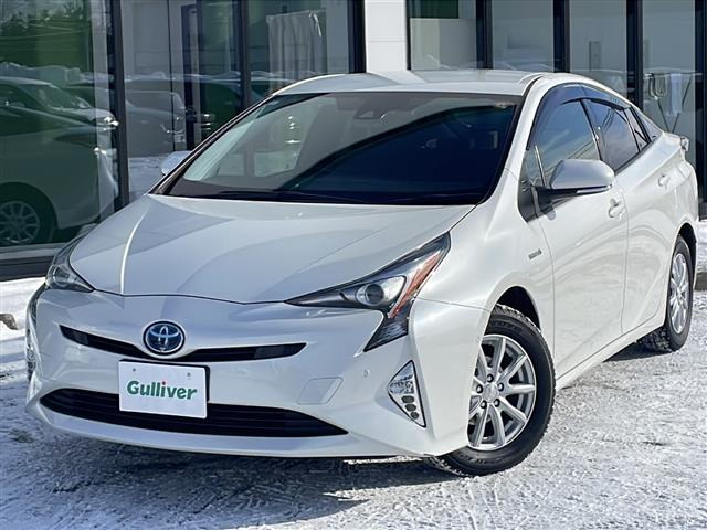 プリウス1.8 S セーフティ プラス E-Four 4WD