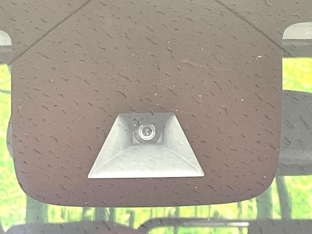 �y�G�}�[�W�F���V�[�u���[�L�z���s���ɑO���̎ԗ�����F�����A�Փ˂������Ȏ��͌x��ƃu���[�L�ŏՓˉ���Ɣ�Q�y�����A�V�X�g�B�����S�Ƀh���C�u�����y���݂��������܂��B