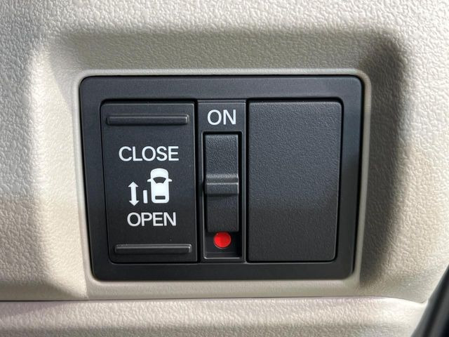 �y�p���[�X���C�h�h�A�z�X�}�[�g�L�[��^�]�Ȃ̃X�C�b�`�ŃX���C�h�h�A�̊J���\���d��������͂����ăh�A���J����K�v�������A���������q�l�ł��A�d���ו��������Ă��鎞�����N�ɊJ���߂ł��܂���