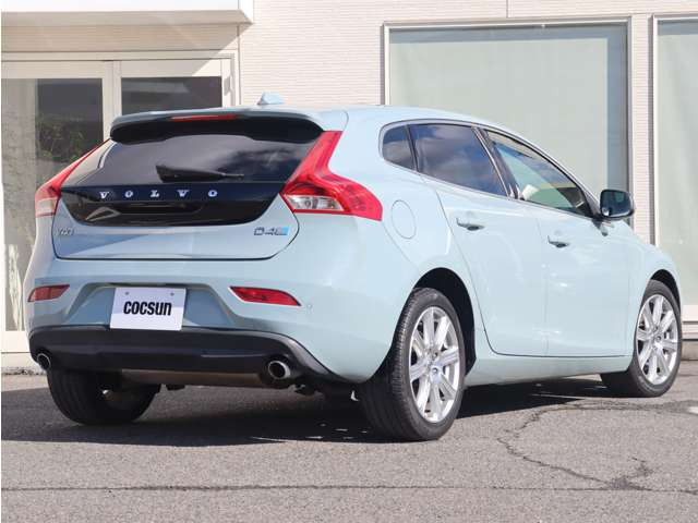 �G���W���I�C���̓t�����X��MOTUL(���`���[��)���g�p���Ă��܂��B�V���{���{�e���f���ɓK������قȂ�S�x�̃I�C�������p�ӂ��Ă��܂��B