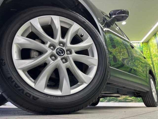 �y�O���[�h��p����19�C���`�A���~�z�C�[���z�f�U�C�����̍��������A���~�z�C�[���𑕒����Ă���܂��B�e��ЊO�A���~�z�C�[����A�X�^�b�h���X�^�C�����戵�����Ă���܂��B���񂲑��k����������