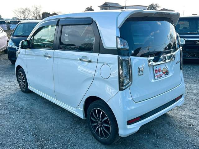 ���X�ł͌y�����Ԃ��畁�ʎԂ܂ŕ��L���I�[�����[�J�[�̎Ԏ�E�F�E�O���[�h��L�x�ɑ����Ă���܂��B