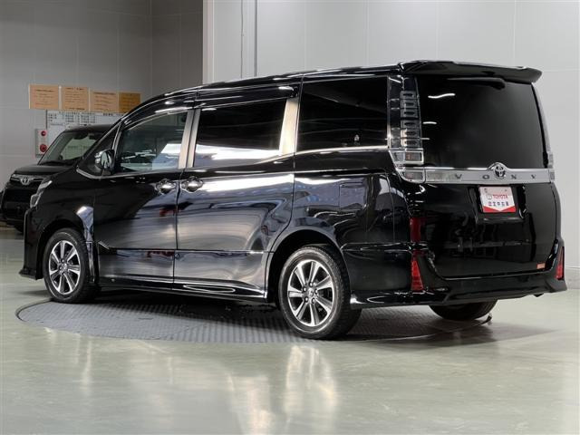 ヴォクシー2.0 ZS