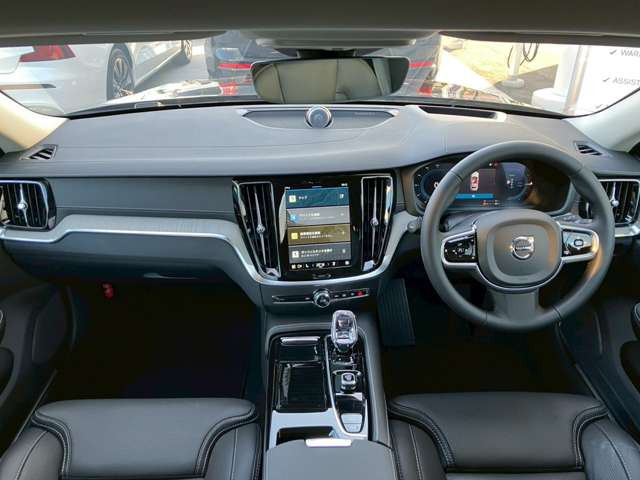 V60リチャージ PHEV T6 AWD アルティメット 4WD