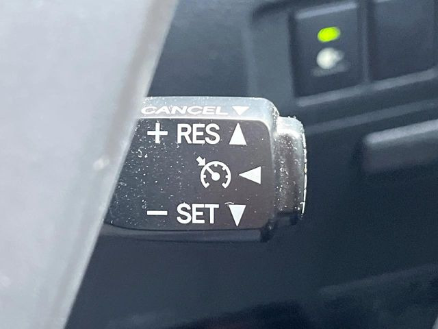 �y�N���[�Y�R���g���[���z�������H�����N���N���s�B�A�N�Z���𗣂��Ă���葬�x�ő��s���ł��A�������^�]���̕��S���y��!�����E�������ȒP�ȃX�C�b�`����Œ����ł��܂��B