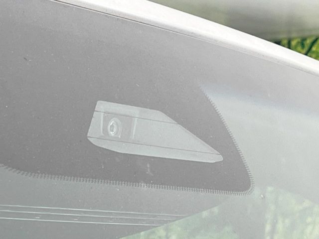 �y�g���^�Z�[�t�e�B�Z���X�z���s���ɑO���̎ԗ�����F�����A�Փ˂������Ȏ��͌x��ƃu���[�L�ŏՓˉ���Ɣ�Q�y�����A�V�X�g�B�����S�Ƀh���C�u�����y���݂��������܂��B