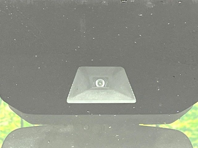 �y�z���_�Z���V���O�z���s���ɑO���̎ԗ�����F�����A�Փ˂������Ȏ��͌x��ƃu���[�L�ŏՓˉ���Ɣ�Q�y�����A�V�X�g�B�����S�Ƀh���C�u�����y���݂��������܂��B