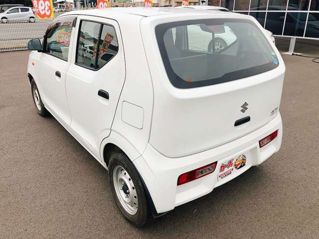 ���X�ł͌y�����Ԃ��畁�ʎԂ܂ŕ��L���I�[�����[�J�[�̎Ԏ�E�F�E�O���[�h��L�x�ɑ����Ă���܂��B