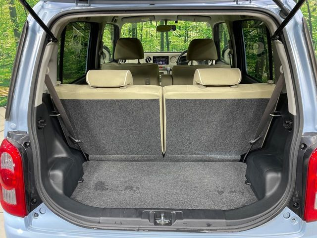 ���i�̂���������ʋ΁A���}���ɏ\���ȉ׎��X�y�[�X���m�ۂ��Ă���܂��B�Z�J���h�V�[�g��|���ƁA�傫�ȉו��̐ύڂ��\�ł���