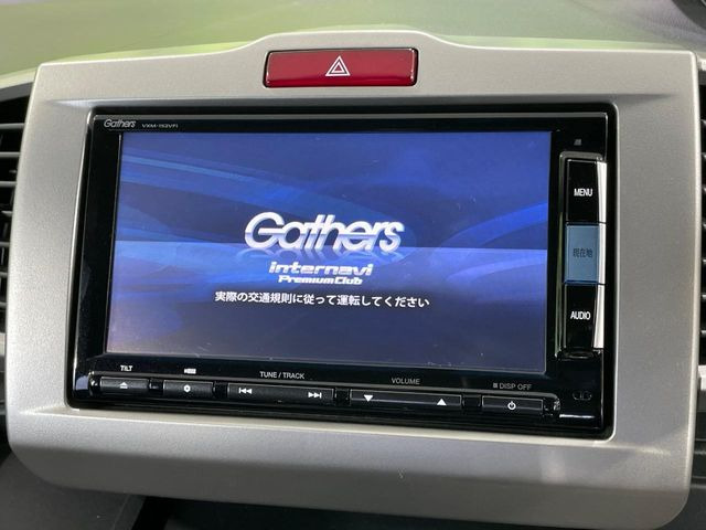 �y�����i�r�z�l�C�̏����i�r�𑕔����Ă���܂��B�i�r�̎g���₷���͂������A�I�[�f�B�I�@�\���[��!�L�����v�◷�s�͂������A�ʋ΂┃�����ȂǕ��i�̃h���C�u���y�����Ȃ�͂���