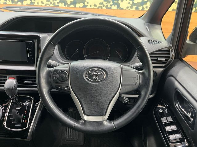 �y�����v�����X�e�A�����O�z�㎿�Ȋv���g�p���邱�ƂŁA��ɂ����������݂ƂĂ��^�]���₷���n���h���ł���