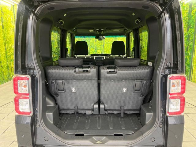 ���i�̂���������ʋ΁A���}���ɏ\���ȉ׎��X�y�[�X���m�ۂ��Ă���܂��B�Z�J���h�V�[�g��|���ƁA�傫�ȉו��̐ύڂ��\�ł���