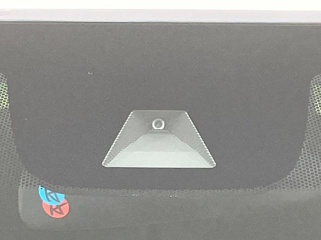 �y�z���_�Z���V���O�z���s���ɑO���̎ԗ�����F�����A�Փ˂������Ȏ��͌x��ƃu���[�L�ŏՓˉ���Ɣ�Q�y�����A�V�X�g�B�����S�Ƀh���C�u�����y���݂��������܂��B